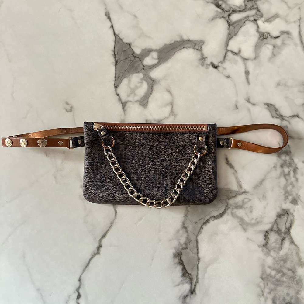 Michael kors fanny bag